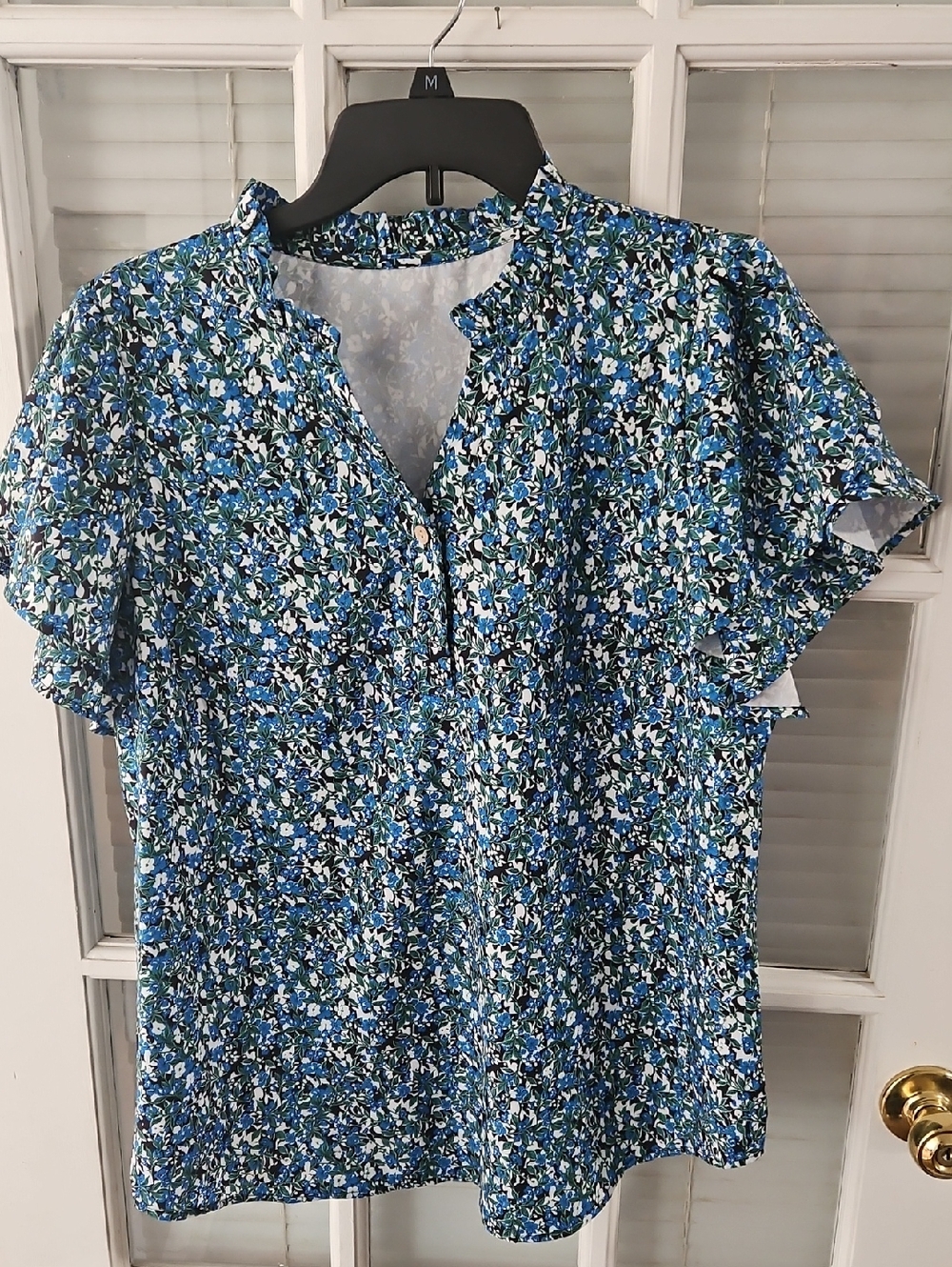 ❤️ Blue Floral Short-Sleeve Top.     Sz L. NWOT